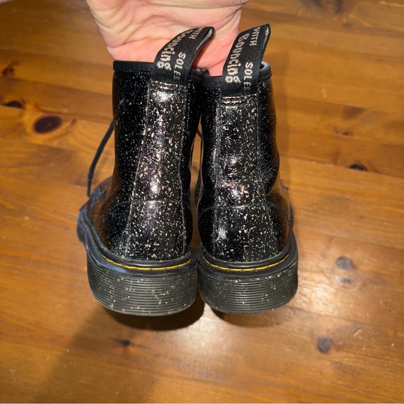 Kids Dr. Martens Docs Black Glitter Size 2 - Picture 3 of 4